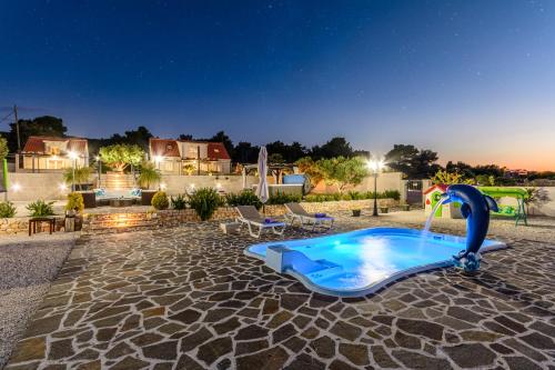 Seaside luxury villa with a swimming pool Supetar Brac - 12371 - image 2
