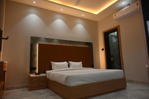 Hotel RS Grand in Chandauli