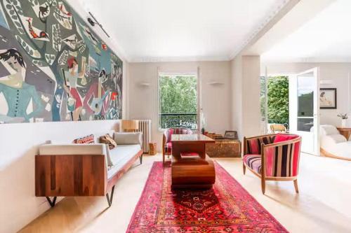 House, garden, Eiffel Tower, Palace of Versailles in Sevres