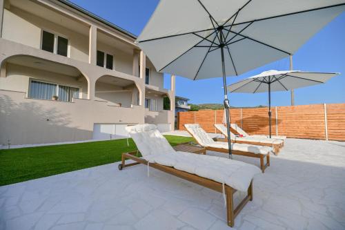 Family friendly house with a swimming pool Vrana, Biograd - 21828 in Vrana
