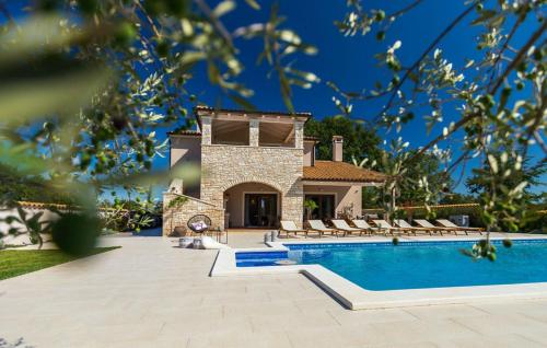 Viesnīcas āriene, Villa Campi for 10 persons near Pula with large garden, private golf and tennis court, kids playgrou in Veliki Vareski
