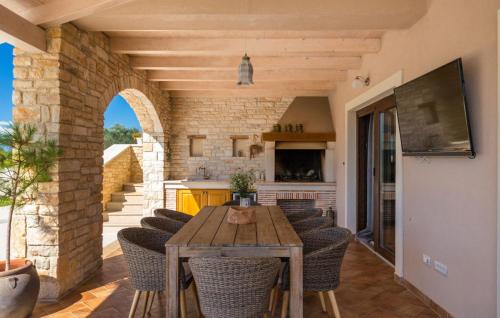 Balkons/terase, Villa Campi for 10 persons near Pula with large garden, private golf and tennis court, kids playgrou in Veliki Vareski