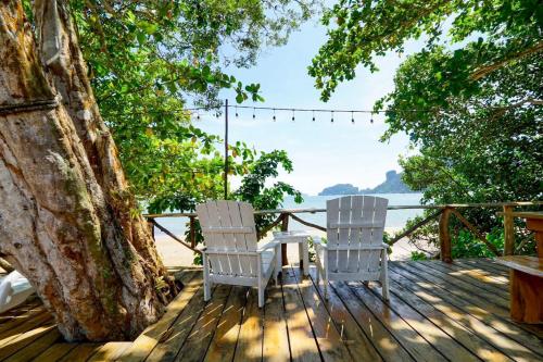 7Sea Beach Pool Villa near Fossil Shell Beach