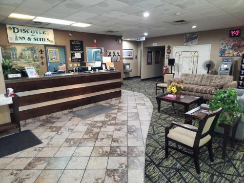 Előcsarnok, Discovery Inn & Suites  Lafayette in Lafayette (Louisiana)