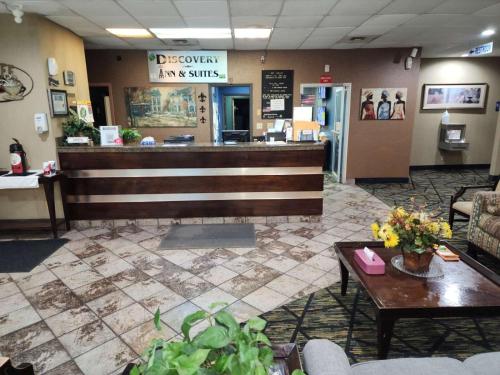 Előcsarnok, Discovery Inn & Suites  Lafayette in Lafayette (Louisiana)