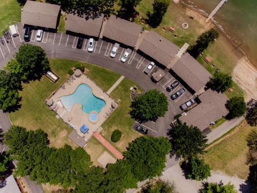 Happy Hollow Resort – Blue Eye, MO