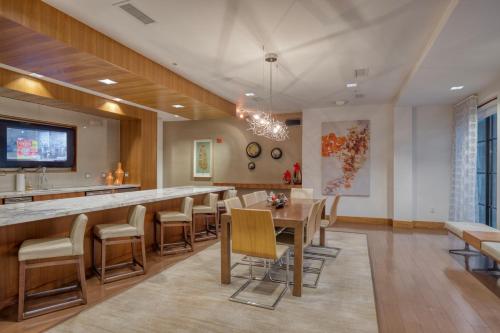 บริการและสิ่งอำนวยความสะดวก, Blueground Bethesda fitness center nr Cabin John Park WDC-666 in เบเทสดา (MD)