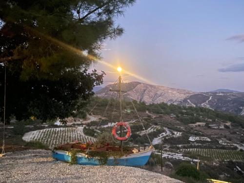 Skats, House on a Hill with Stunning Views near Troodos in Koilani