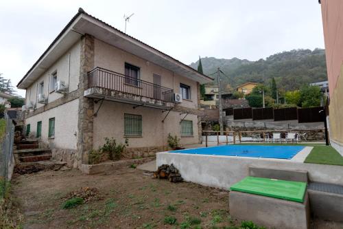 泳池, El Salón de Arriba (El Salon de Arriba) in 埃爾雷亞爾德聖比森特