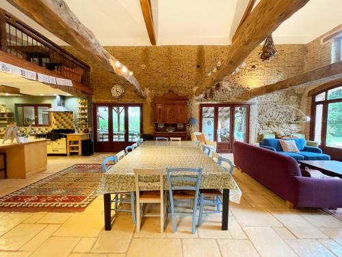 virtuve, La Rivière Vacances (La Riviere Vacances) in L'Isle-en-Dodon