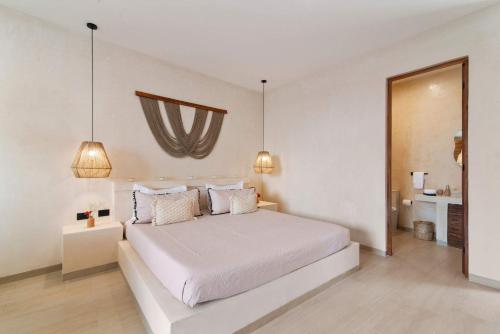 Boho Suite with Swim-Up Pool - La Veleta