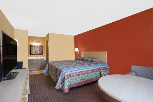 Knights Inn - Wildersville, TN