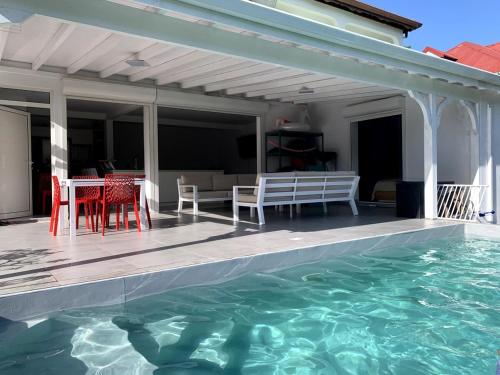 Bas de villa avec piscine - Location saisonnière - Le Gosier