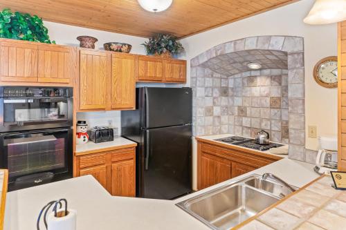 Dulany at the Gondola - main image