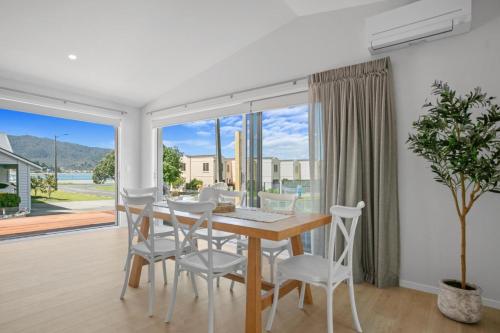 Varanda/terraço, Coastal Drift - by the water in Tairua