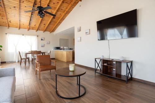 NEW Casa Marea Beach Front House DT 2BR WiFi & AC in Playa Hermosa
