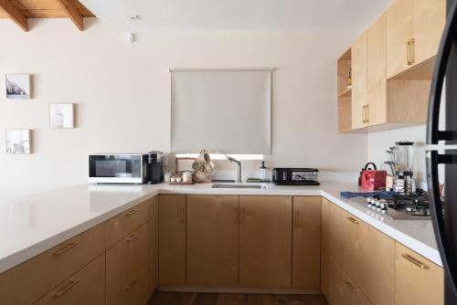 NEW Casa Marea Beach Front House DT 2BR WiFi & AC in Playa Hermosa
