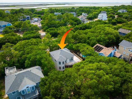 Secluded Oceanside Retreat Short Walk to Beach - image 3