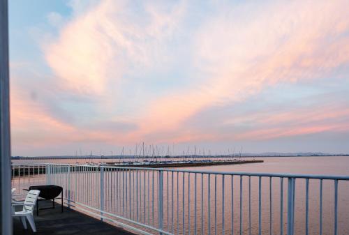 Skats, The Play Deck at Binge - An Elevated Experience on the Vaal Dam in Deneysville
