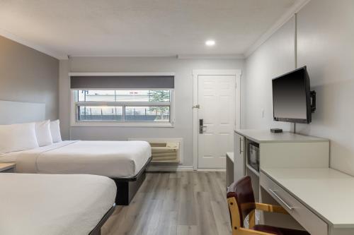 Motel 6 Cornwall, ON in Cornwall