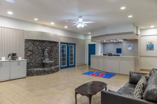 Előcsarnok, Motel 6 Cornwall, ON in Cornwall