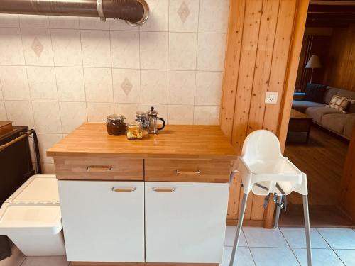 Chalet with Scenic Valley & Mountain Views in Lutschental