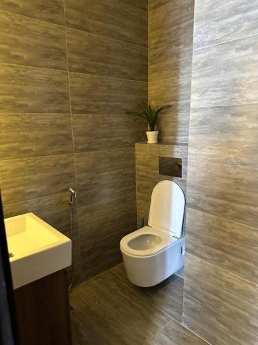 Luxury 2-Bedroom Apartment with Balcony Skypark One Gulberg Greens Islamabad - image 12