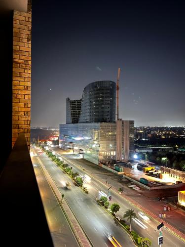 Luxury 2-Bedroom Apartment with Balcony Skypark One Gulberg Greens Islamabad - image 8