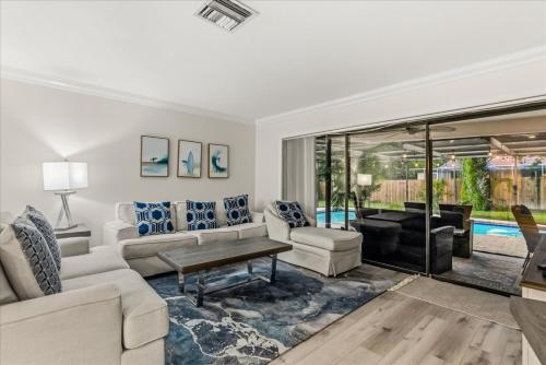 Family-Friendly 3BR Getaway Saltwater pool in 帕姆港