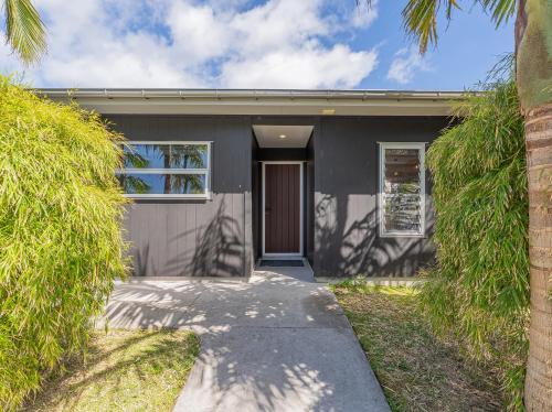 Exterior view, Summer Palms - Tairua Holiday Home in Tairua