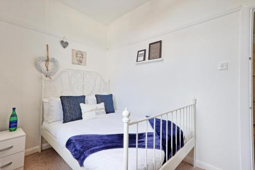 Comfortable 2BR Home Sleeps 6, Perfect for Families, Contractors & Extended Stays, Clark Property Es – khách sạn tại Thorpe