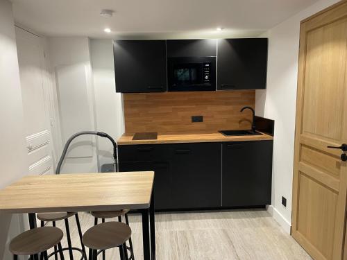 Facilities, Chez Marlene bis, Vieil Antibes, Port Vauban in Other