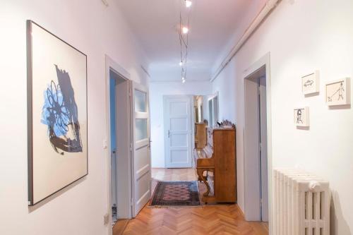 Tomas's apartment