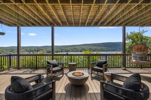 Létesítmények, Lakeview Villa with Private Hot Tub, Firepit & Breathtaking Cliff Views in Greenwood Lake (NY)