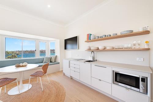 Beachfront 1 Bed across from iconic BONDI BEACH in North Bondi