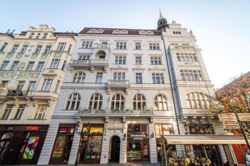 Exterior view, Royal Road Residence near Lesser Town