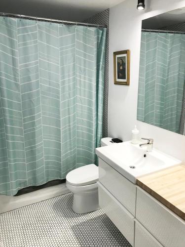 Appartement Mid Century 2 Chambres avec Jardin in Rosemont-La Petite-Patrie