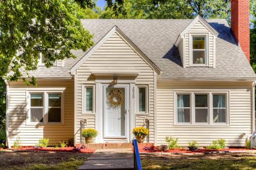 3 bed 2 bath-Walk to Jack Trice Stadium - image 6