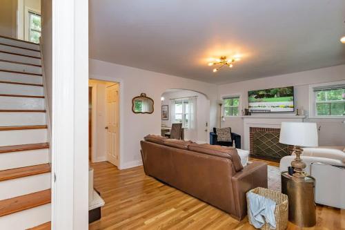 3 bed 2 bath-Walk to Jack Trice Stadium - main image