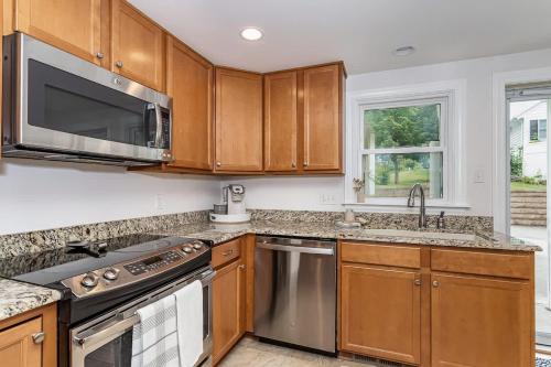 3 bed 2 bath-Walk to Jack Trice Stadium - image 3