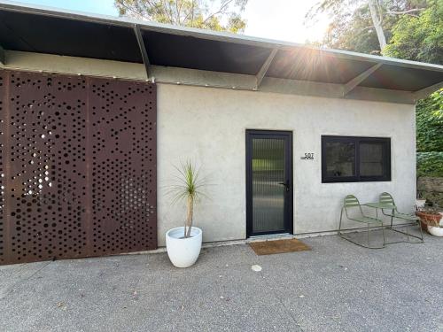 Chapel Cove Retreat - Private Tiny House with Boat Ramp in Hawkesbury Völgy