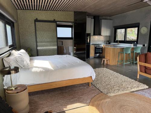 Chapel Cove Retreat - Private Tiny House with Boat Ramp in Hawkesbury Völgy