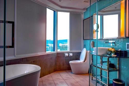 room detail thumbnail 2