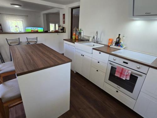 廚房, Luxury Pool Villa Aurora - Four Bedroom Villa with the Pool in 科汀