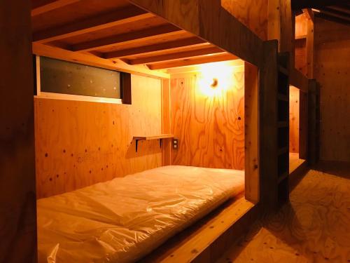 コワーキングスペース kuzume Base ゲストハウス TOMARUKU