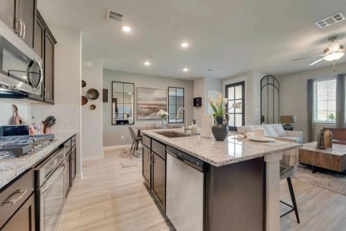 3BD TownHome Tavolo Pk F Worth FW001 in Benbrook (TX)