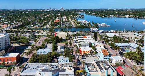 Sinclair Boutique Hotel – Hollywood Beach, FL