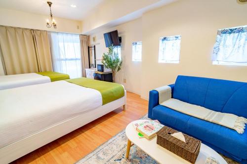 Higashi-Shinjuku 905