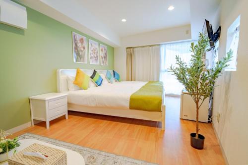 Higashi-Shinjuku 906