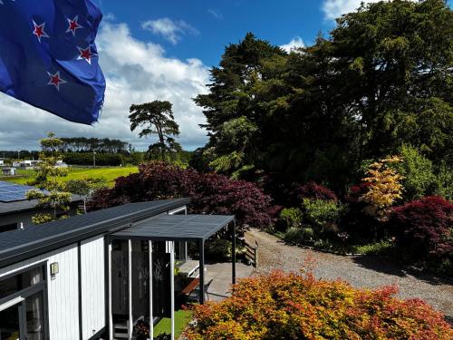 Luxury Farm Escape Tiny Home New Plymouth-Egmont Village in Inglewood